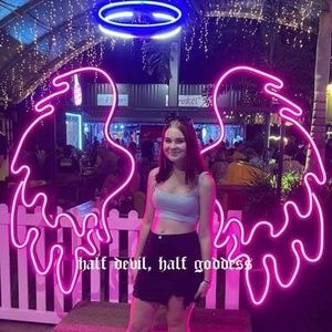 Meet your Posher, Ellie